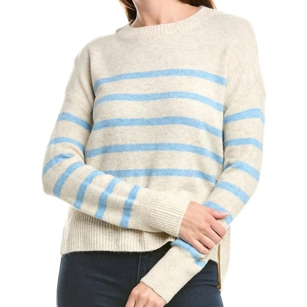 🦋 $15 Cece tan and blue striped sweater
